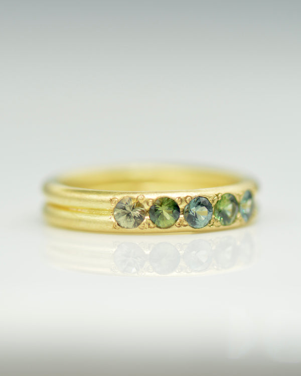 Doppia V Gemstone Ring | Handcrafted 18k Gold & Green Blue Sapphires