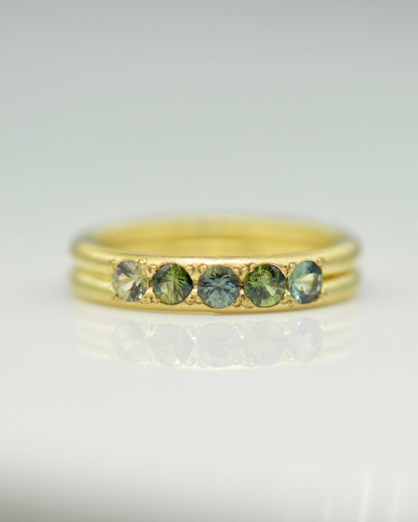 Doppia V Gemstone Ring | Handcrafted 18k Gold & Green Blue Sapphires