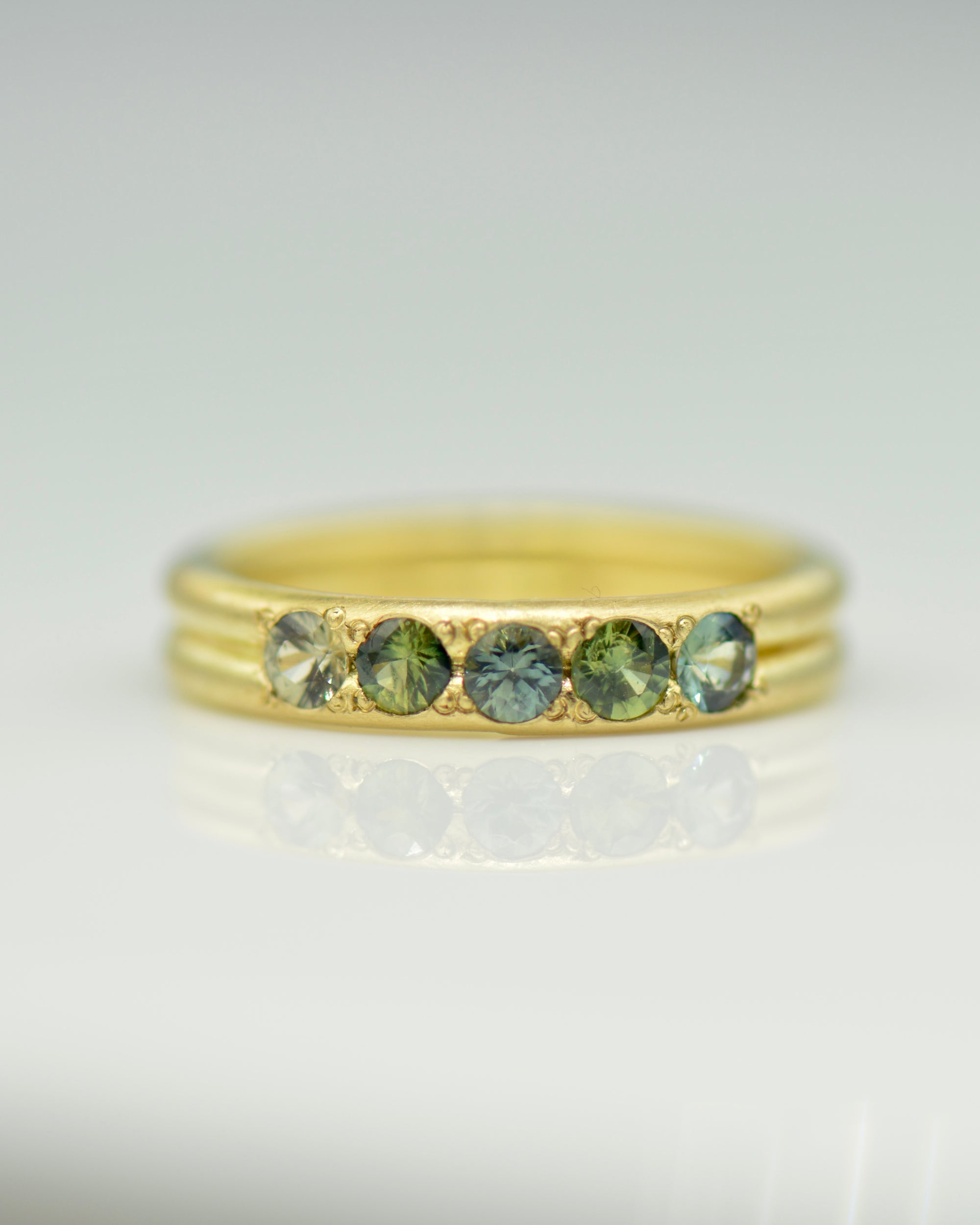 Doppia V Gemstone Ring | Handcrafted 18k Gold & Green Blue Sapphires