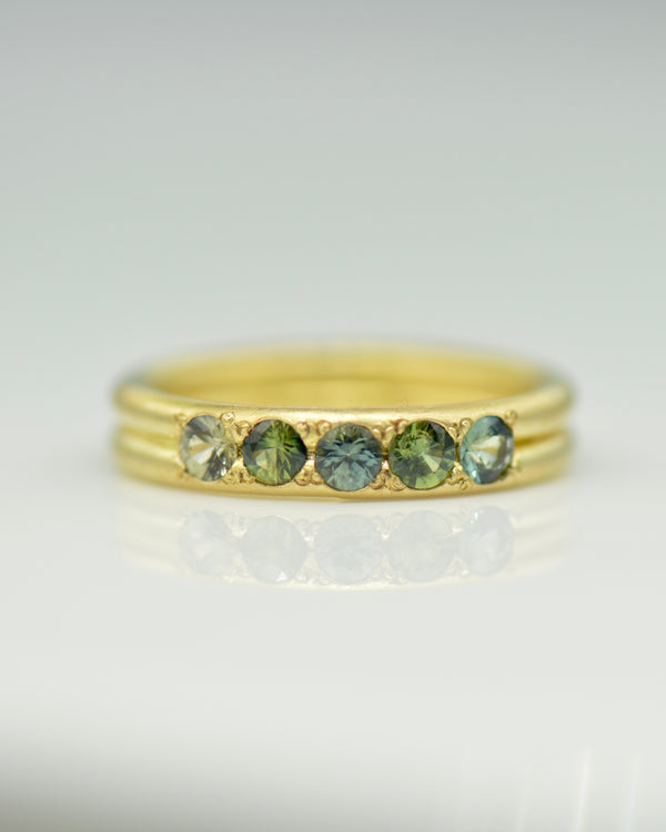 Doppia V Gemstone Ring | Handcrafted 18k Gold & Green Blue Sapphires