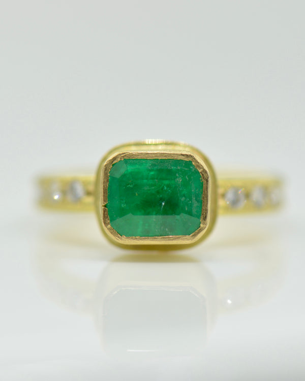 Colombian Emerald & Canadian Diamond Ring | Handcrafted 18k Gold